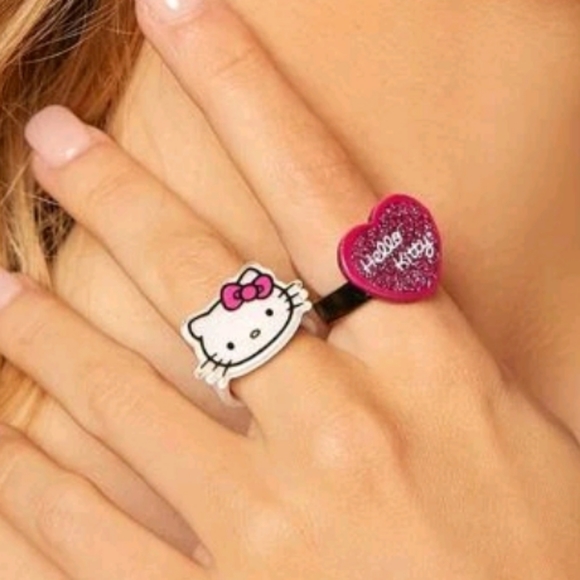 SET! 2 Hello Kitty Rings - Picture 4 of 6